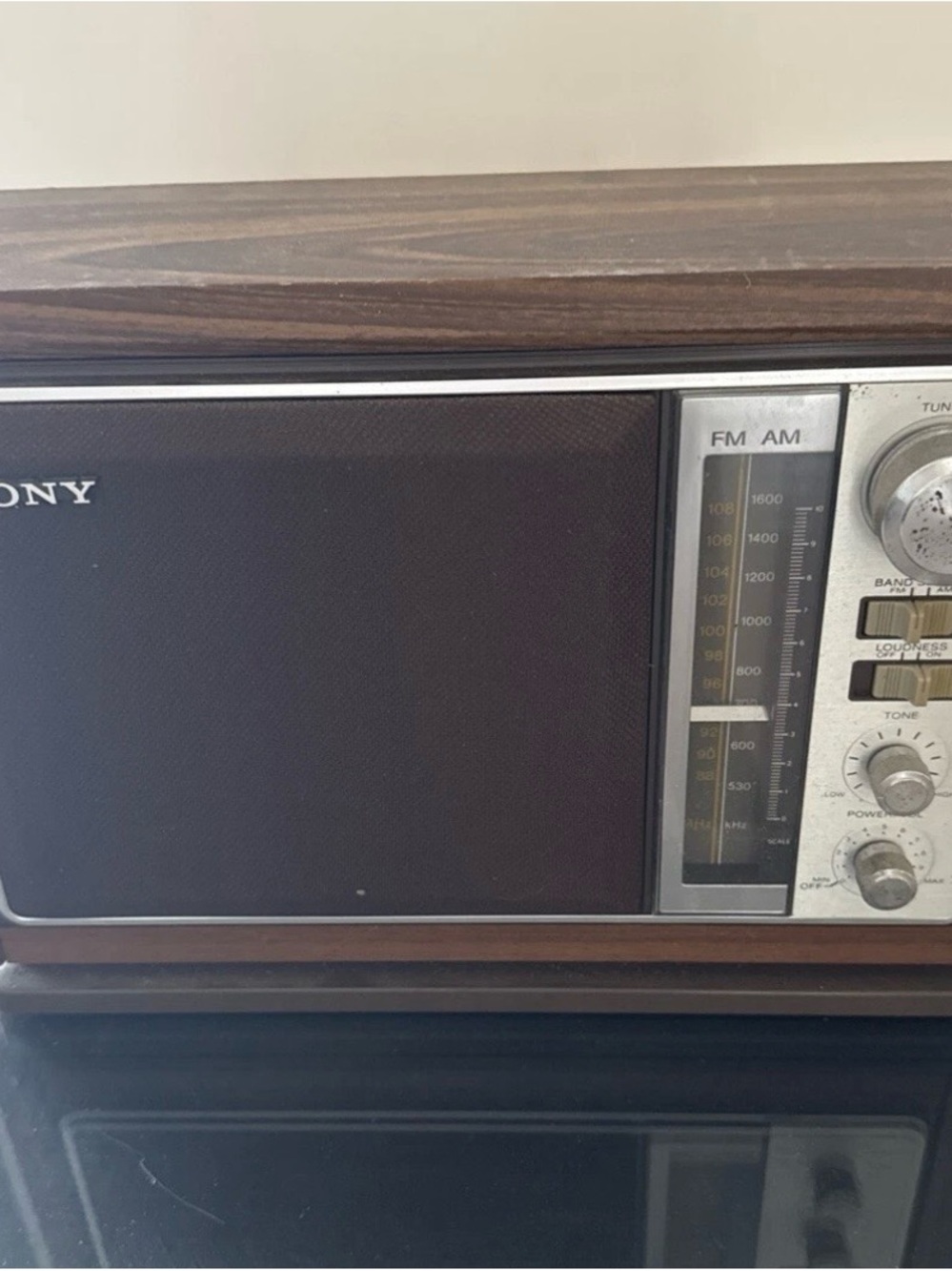 Vintage Sony Brown Portable AM/FM Shelf Radio. Works!